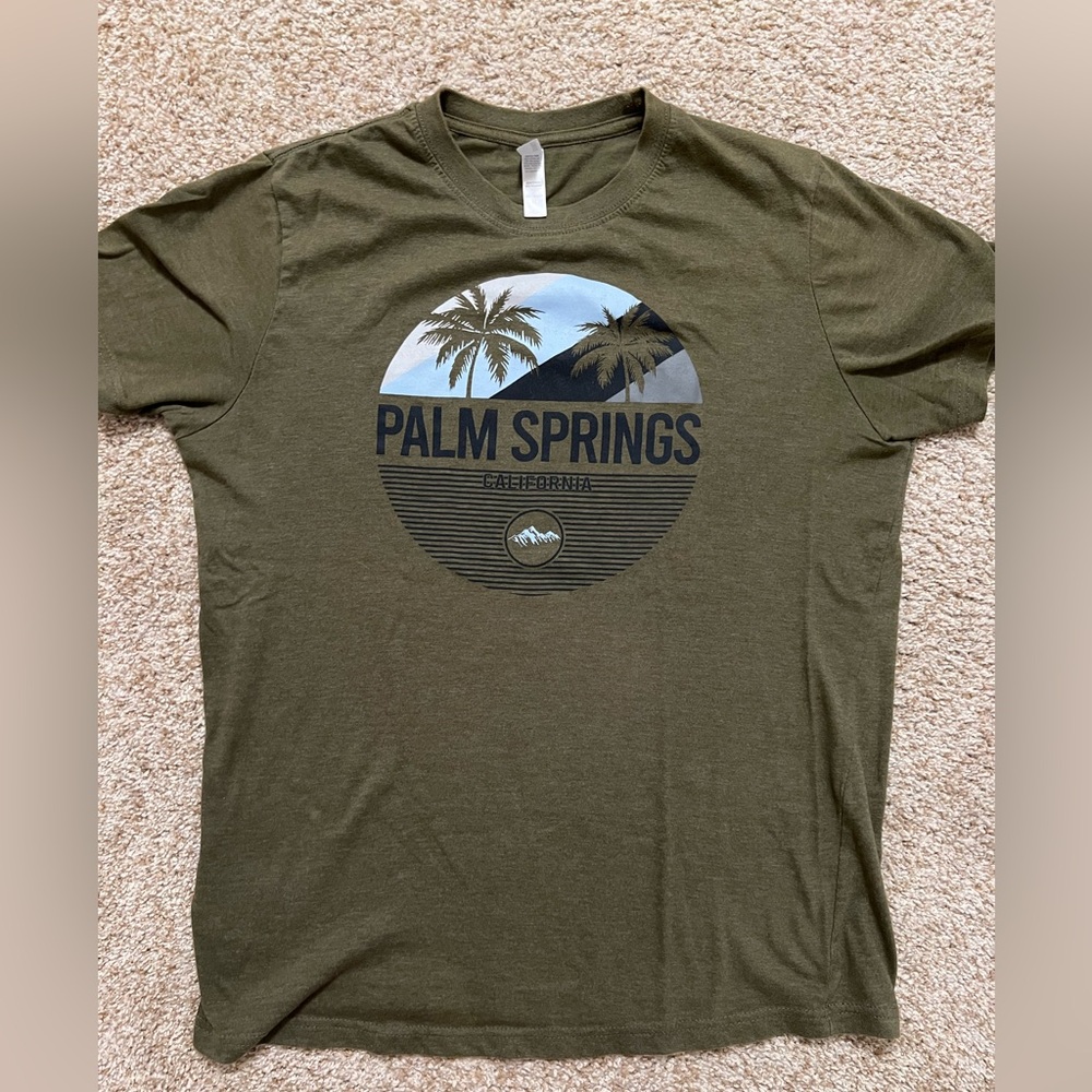 Men’s Palm Springs T Shirt Size Medium